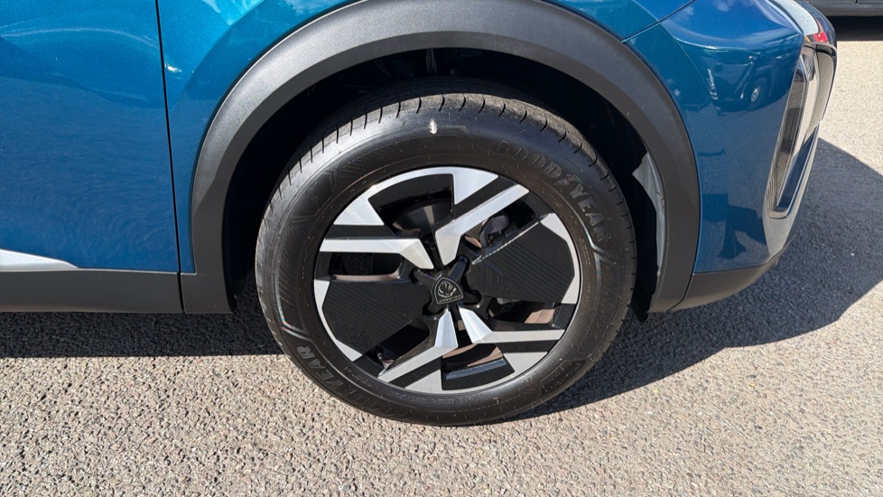Peugeot 2008 1.2 PureTech 130 GT 5dr EAT8 Petrol Estate - Image 15