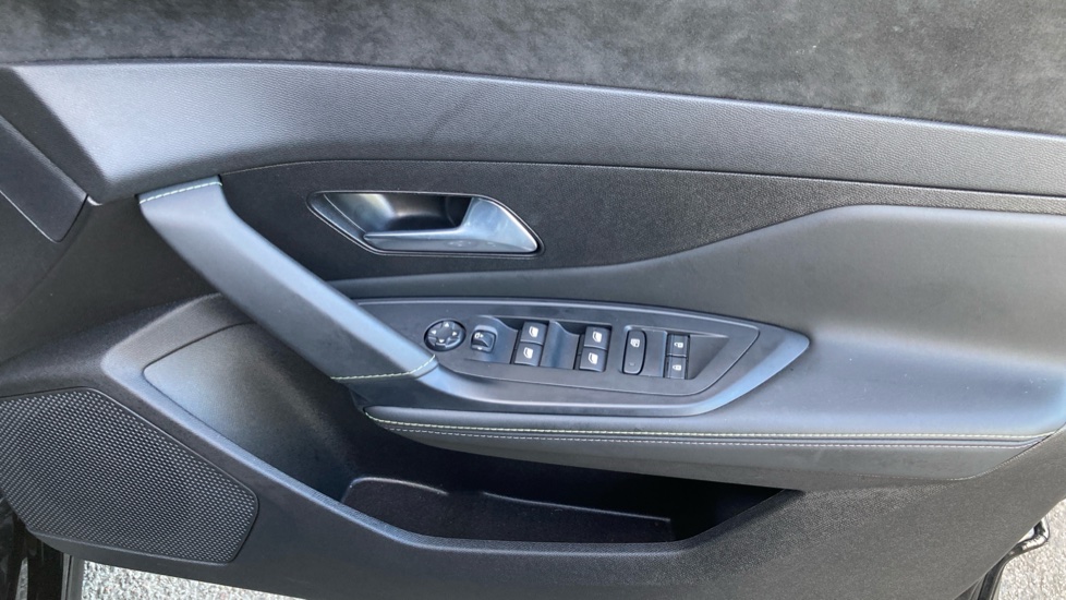 Peugeot 408 1.2 PureTech GT 5dr EAT8 Petrol Hatchback - Image 36