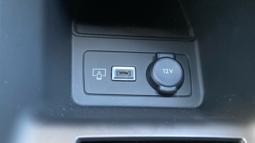Peugeot 408 1.2 PureTech GT 5dr EAT8 Petrol Hatchback - Image 38