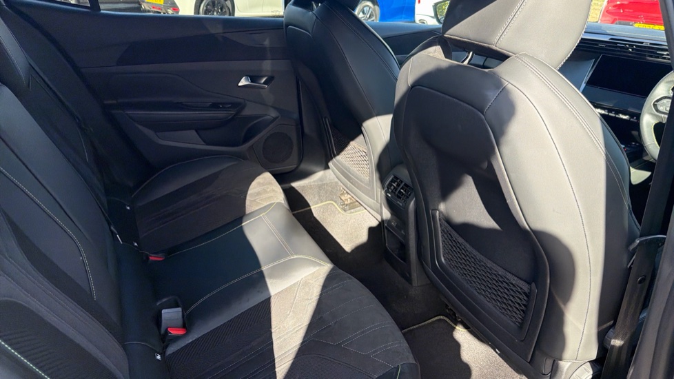 Peugeot 408 1.2 PureTech GT 5dr EAT8 Petrol Hatchback - Image 16