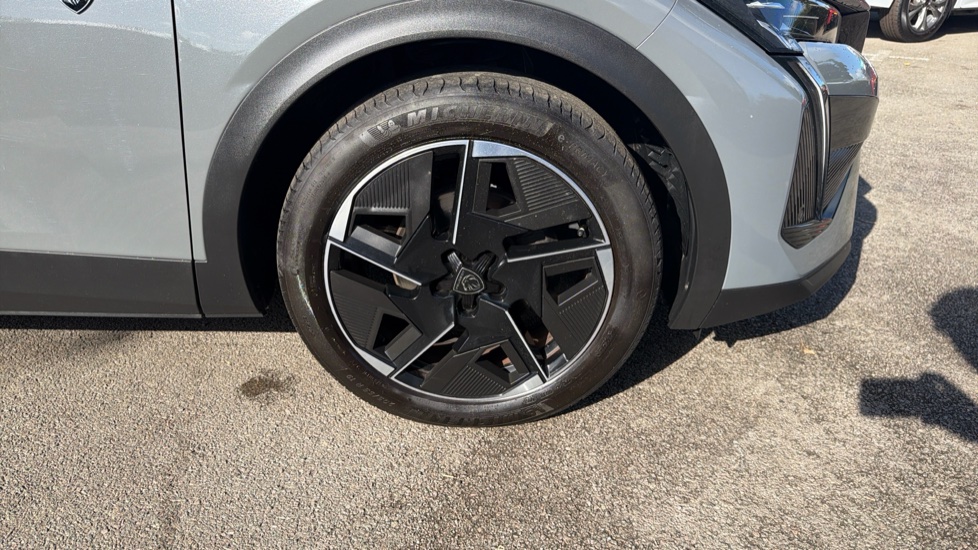 Peugeot 408 1.2 PureTech GT 5dr EAT8 Petrol Hatchback - Image 21