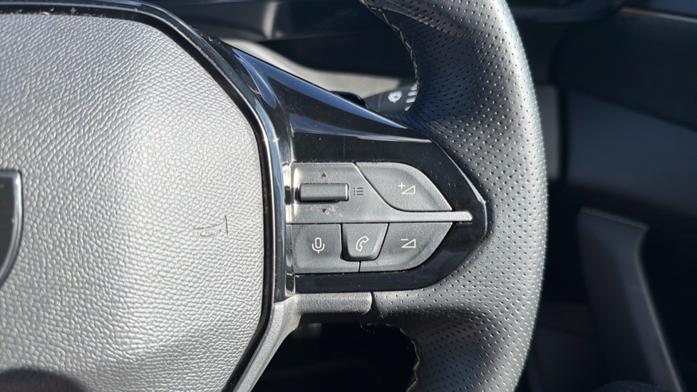 Peugeot 408 1.2 PureTech GT 5dr EAT8 Petrol Hatchback - Image 33