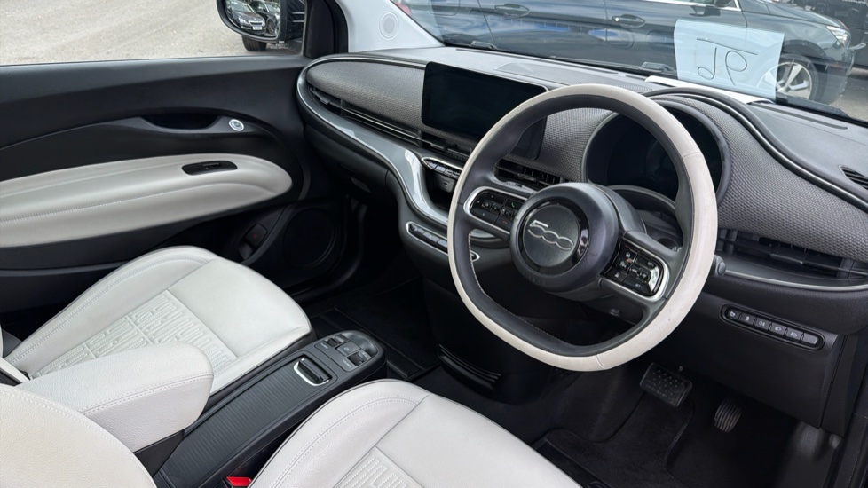 Fiat 500 87kW La Prima 42kWh 3dr Auto Electric Hatchback - Image 16