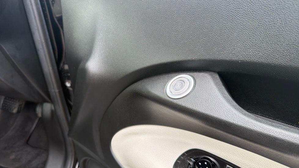 Fiat 500 87kW La Prima 42kWh 3dr Auto Electric Hatchback - Image 32
