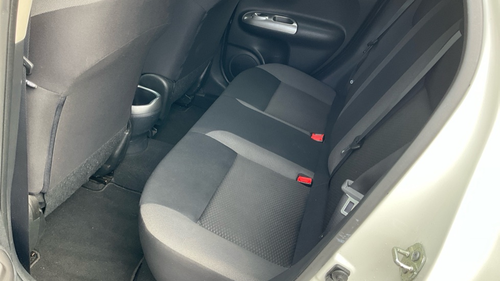 Nissan Juke 1.6 [112] Acenta 5dr Petrol Hatchback - Image 22