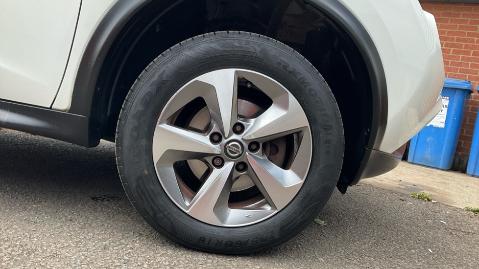 Nissan Juke 1.6 [112] Acenta 5dr Petrol Hatchback - Image 11