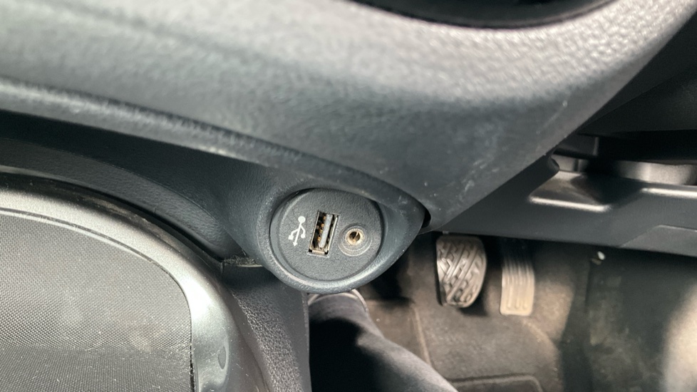 Nissan Juke 1.6 [112] Acenta 5dr Petrol Hatchback - Image 29