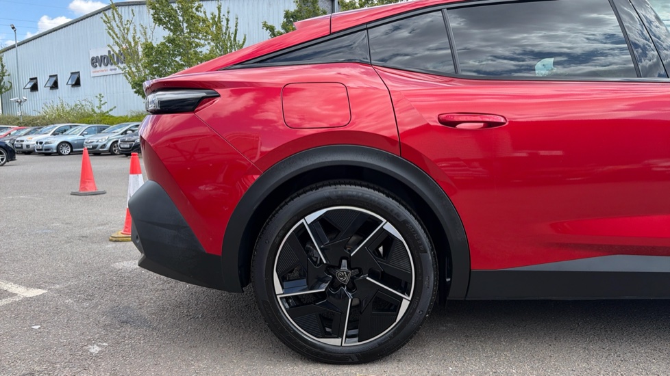 Peugeot 408 1.6 Plug-in Hybrid 225 GT 5dr e-EAT8 Hatchback - Image 10