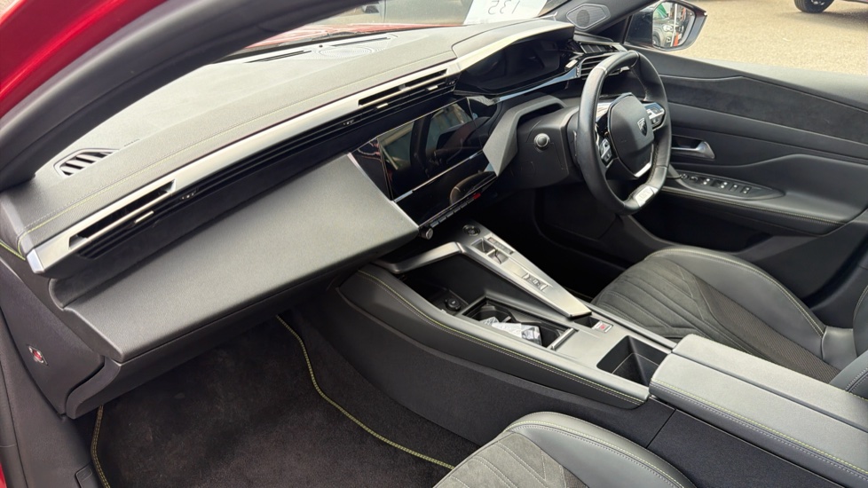 Peugeot 408 1.6 Plug-in Hybrid 225 GT 5dr e-EAT8 Hatchback - Image 14