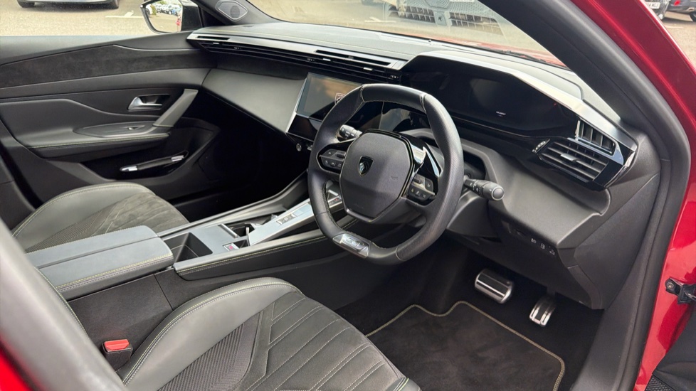Peugeot 408 1.6 Plug-in Hybrid 225 GT 5dr e-EAT8 Hatchback - Image 16
