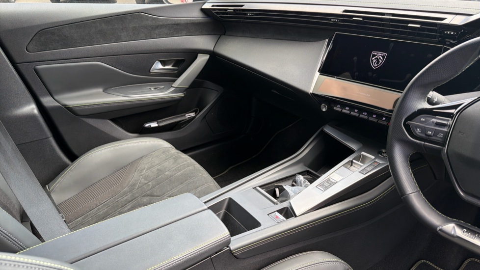 Peugeot 408 1.6 Plug-in Hybrid 225 GT 5dr e-EAT8 Hatchback - Image 25