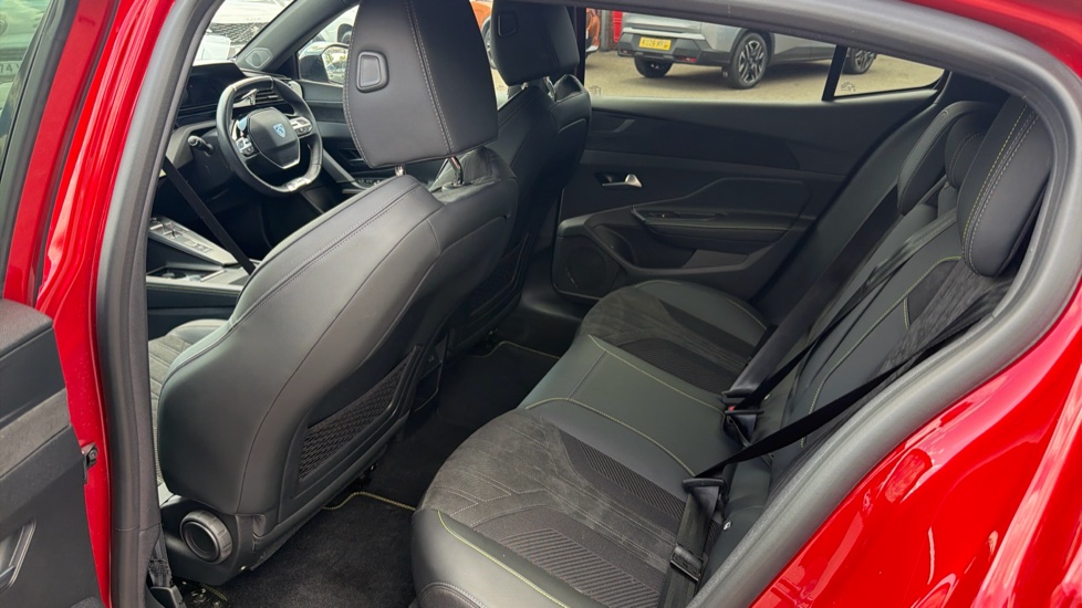 Peugeot 408 1.6 Plug-in Hybrid 225 GT 5dr e-EAT8 Hatchback - Image 27