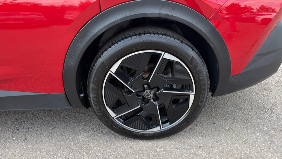 Peugeot 408 1.6 Plug-in Hybrid 225 GT 5dr e-EAT8 Hatchback - Image 11