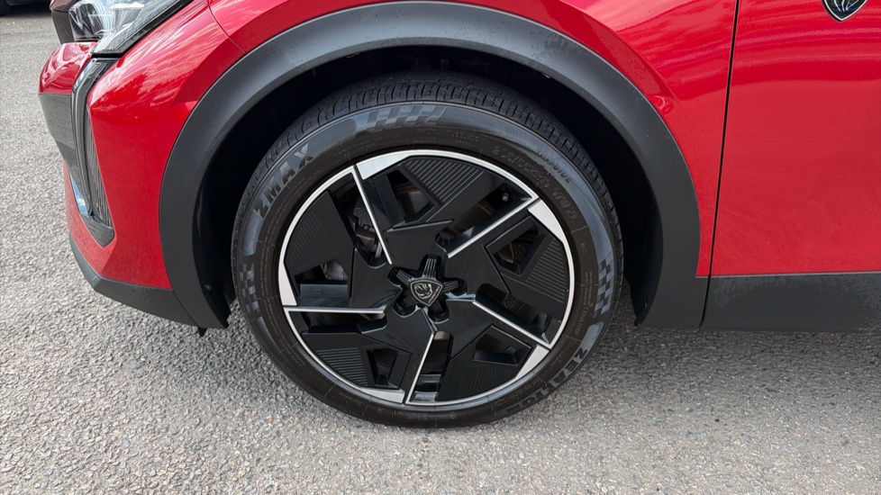 Peugeot 408 1.6 Plug-in Hybrid 225 GT 5dr e-EAT8 Hatchback - Image 12