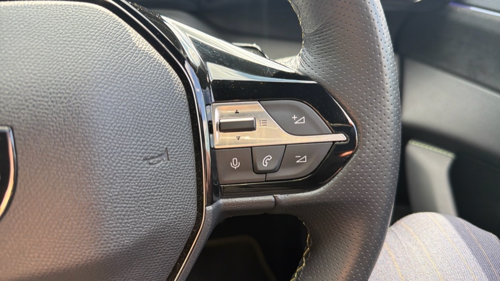 Peugeot 408 1.6 Plug-in Hybrid 225 GT 5dr e-EAT8 Hatchback - Image 18