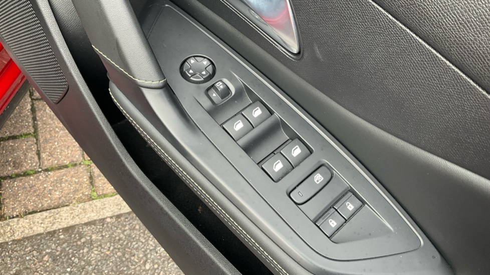 Peugeot 408 1.6 Plug-in Hybrid 225 GT 5dr e-EAT8 Hatchback - Image 33