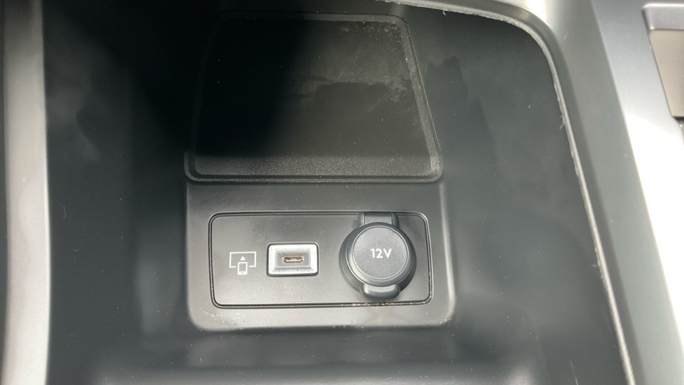 Peugeot 408 1.6 Plug-in Hybrid 225 GT 5dr e-EAT8 Hatchback - Image 37