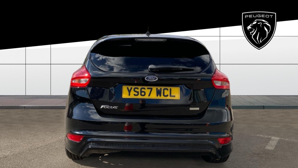 Ford Focus 1.0 EcoBoost 140 ST-Line Navigation 5dr Petrol Hatchback - Image 6