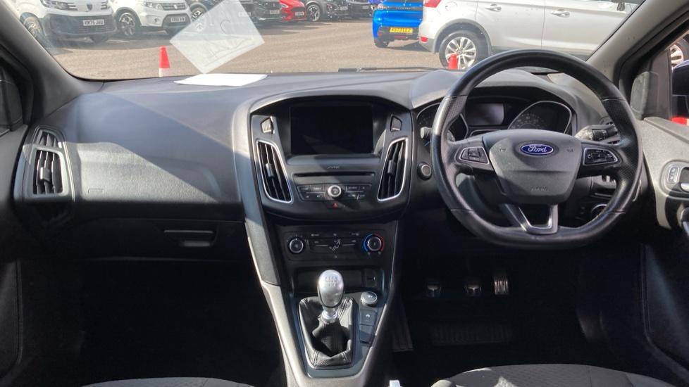 Ford Focus 1.0 EcoBoost 140 ST-Line Navigation 5dr Petrol Hatchback - Image 10