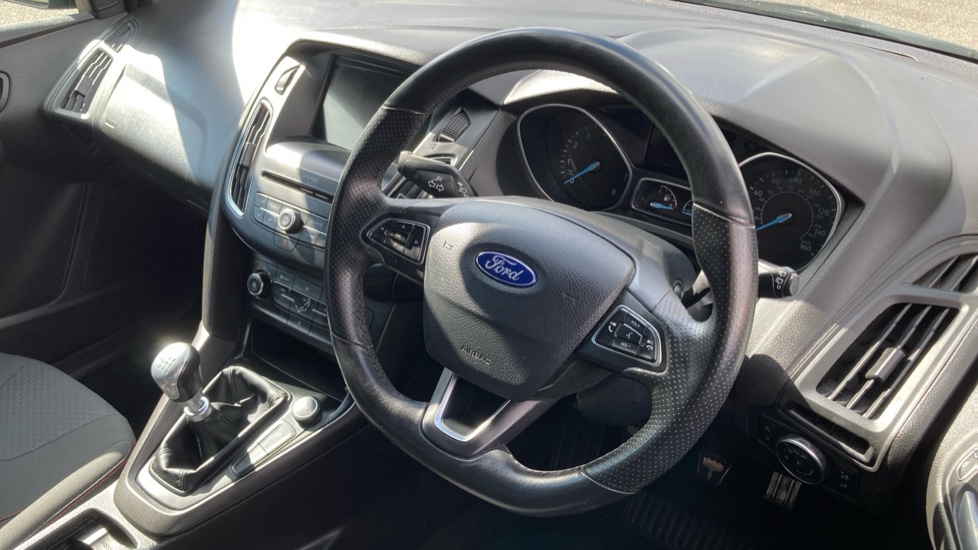 Ford Focus 1.0 EcoBoost 140 ST-Line Navigation 5dr Petrol Hatchback - Image 11