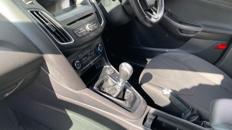 Ford Focus 1.0 EcoBoost 140 ST-Line Navigation 5dr Petrol Hatchback - Image 13