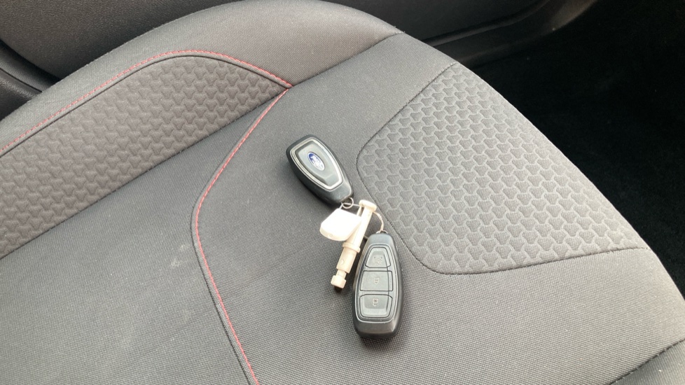 Ford Focus 1.0 EcoBoost 140 ST-Line Navigation 5dr Petrol Hatchback - Image 20