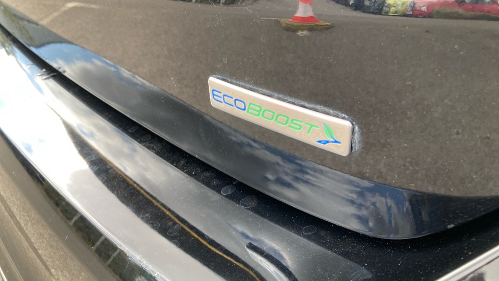 Ford Focus 1.0 EcoBoost 140 ST-Line Navigation 5dr Petrol Hatchback - Image 23