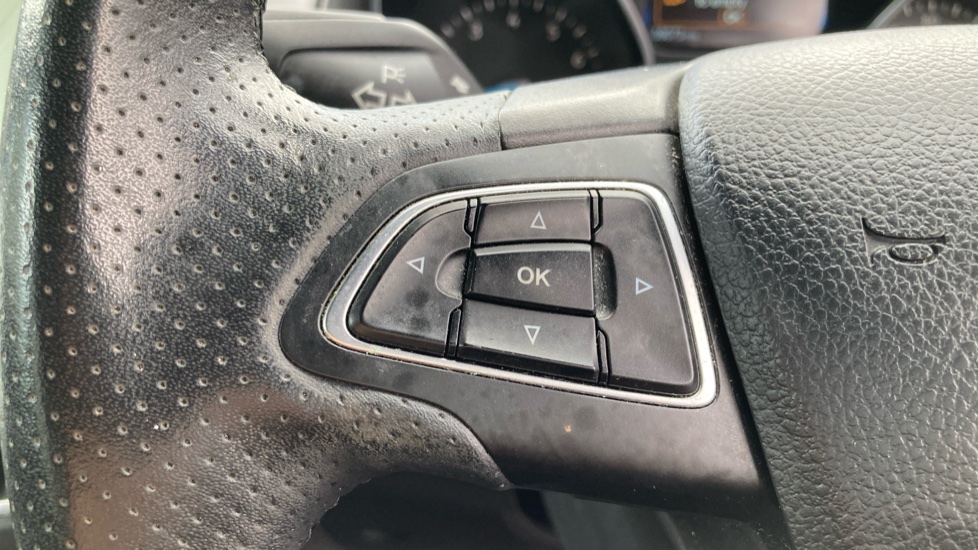 Ford Focus 1.0 EcoBoost 140 ST-Line Navigation 5dr Petrol Hatchback - Image 28