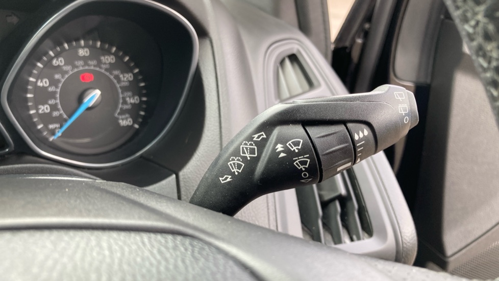 Ford Focus 1.0 EcoBoost 140 ST-Line Navigation 5dr Petrol Hatchback - Image 29