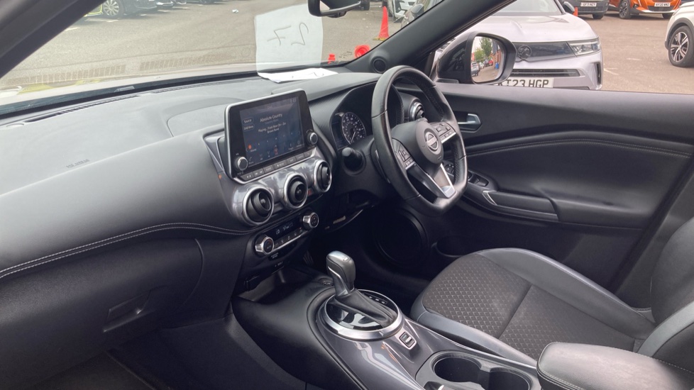 Nissan Juke 1.0 DiG-T 114 N-Connecta 5dr DCT Petrol Hatchback - Image 13