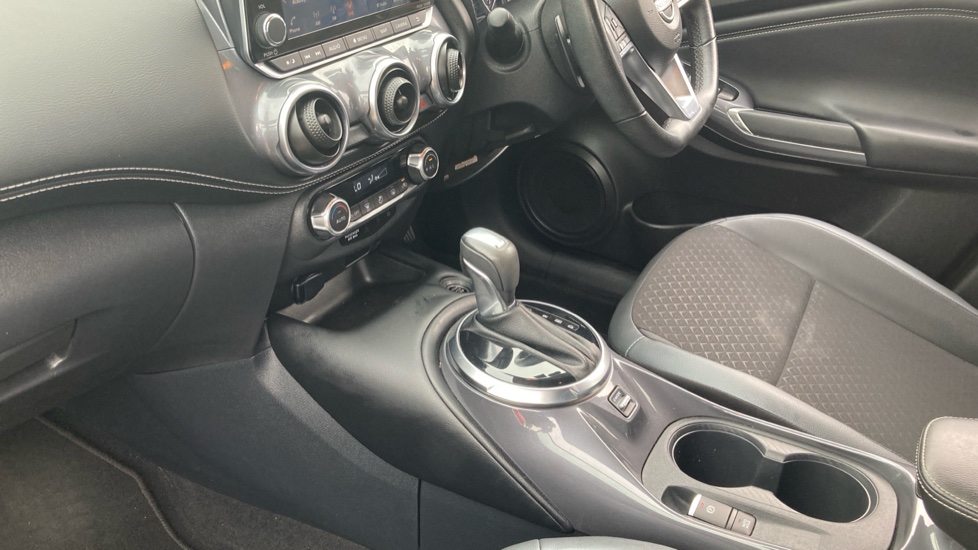 Nissan Juke 1.0 DiG-T 114 N-Connecta 5dr DCT Petrol Hatchback - Image 20