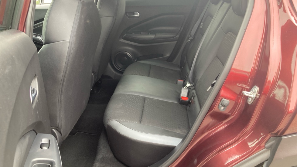 Nissan Juke 1.0 DiG-T 114 N-Connecta 5dr DCT Petrol Hatchback - Image 26
