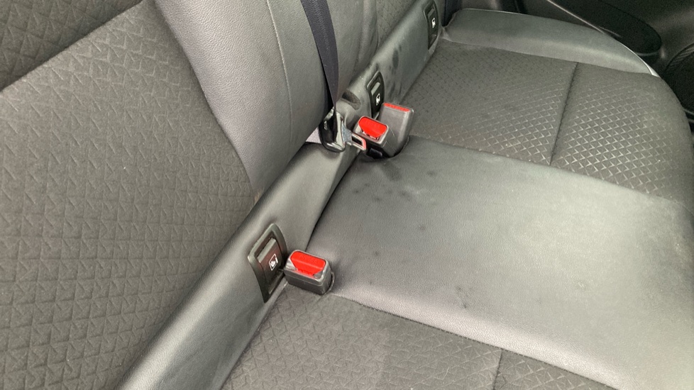 Nissan Juke 1.0 DiG-T 114 N-Connecta 5dr DCT Petrol Hatchback - Image 27