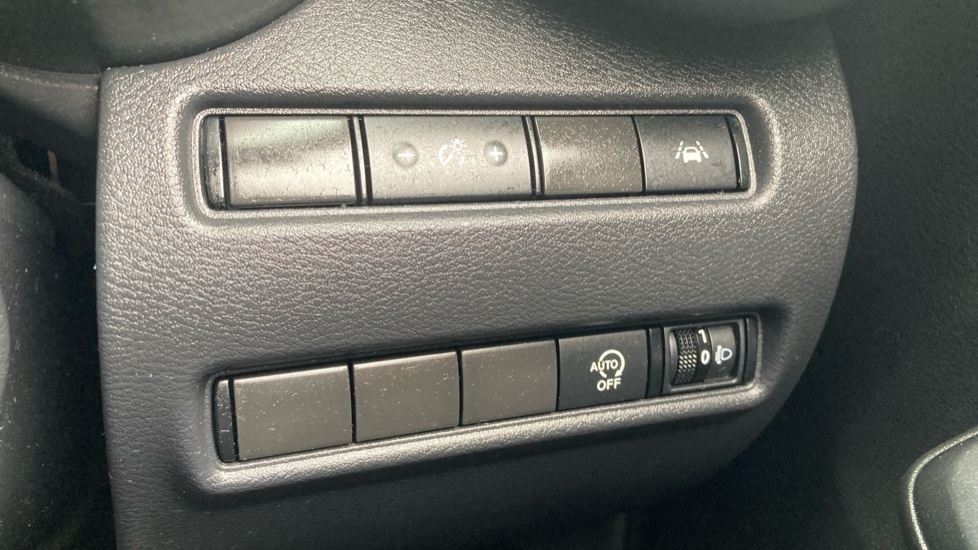Nissan Juke 1.0 DiG-T 114 N-Connecta 5dr DCT Petrol Hatchback - Image 30