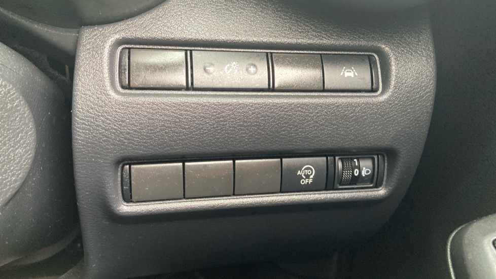 Nissan Juke 1.0 DiG-T 114 N-Connecta 5dr DCT Petrol Hatchback - Image 34