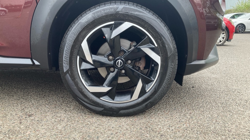 Nissan Juke 1.0 DiG-T 114 N-Connecta 5dr DCT Petrol Hatchback - Image 12