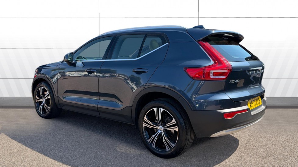 Volvo XC40 2.0 B4P Inscription Pro 5dr Auto [7 speed] Petrol Estate - Image 2