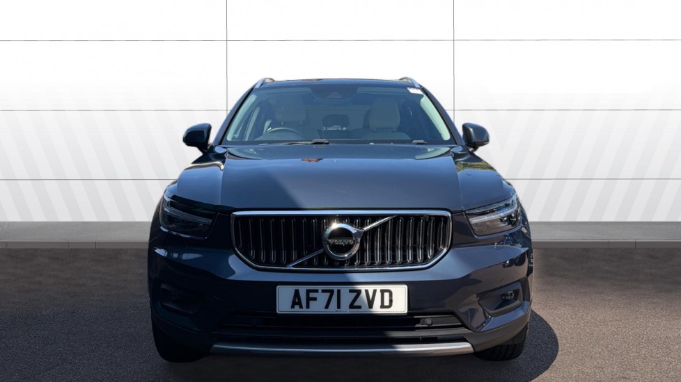 Volvo XC40 2.0 B4P Inscription Pro 5dr Auto [7 speed] Petrol Estate - Image 3