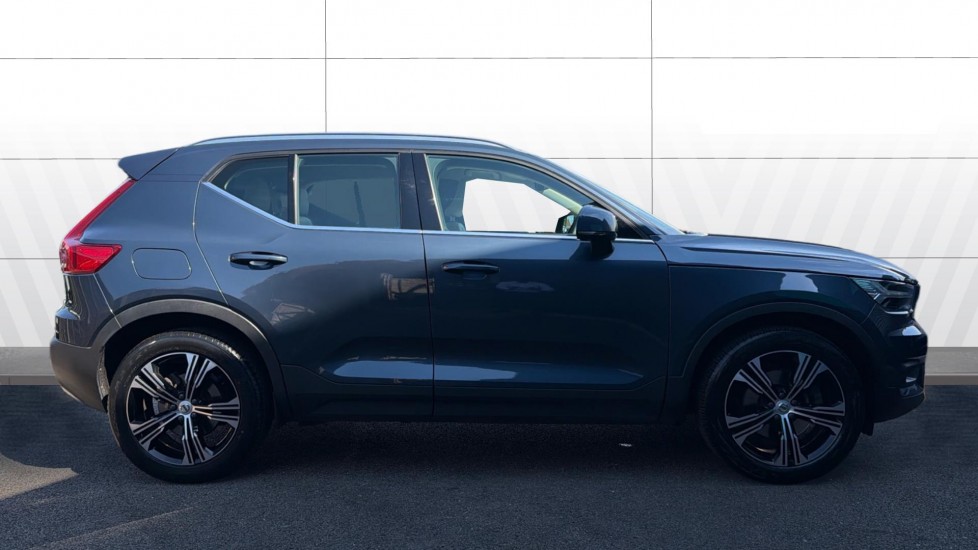 Volvo XC40 2.0 B4P Inscription Pro 5dr Auto [7 speed] Petrol Estate - Image 5