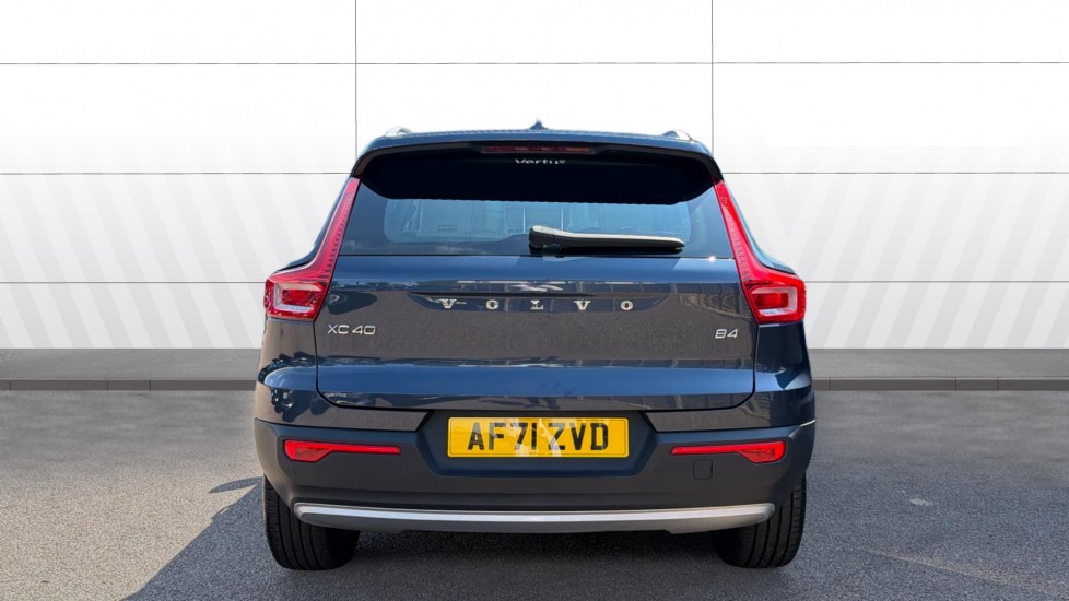 Volvo XC40 2.0 B4P Inscription Pro 5dr Auto [7 speed] Petrol Estate - Image 6