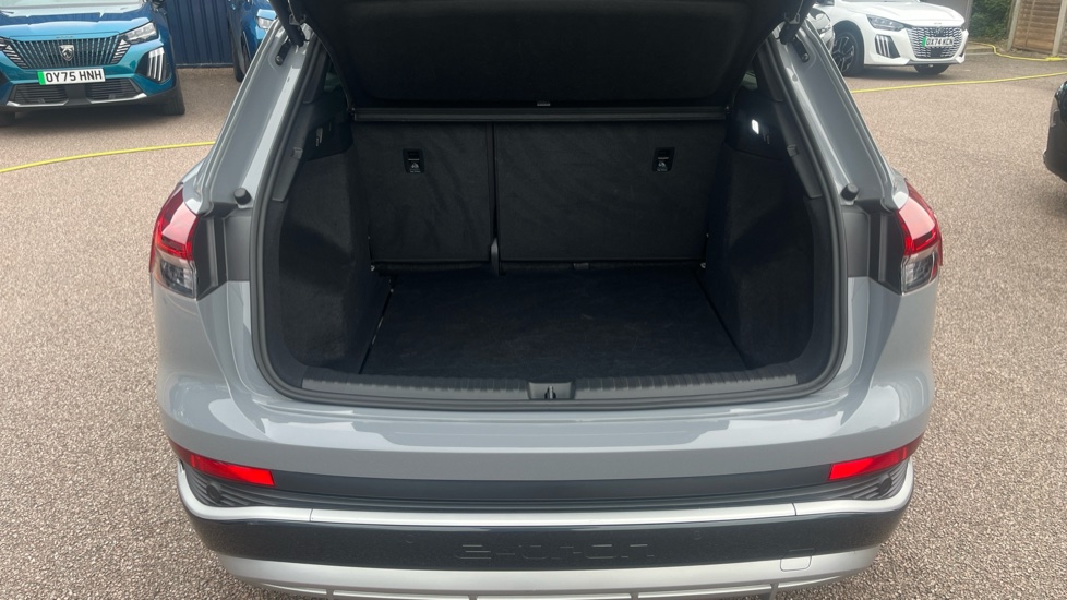 Audi Q4 e-tron 125kW 35 55.52kWh S Line 5dr Auto Electric Estate - Image 4