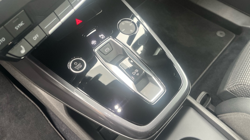 Audi Q4 e-tron 125kW 35 55.52kWh S Line 5dr Auto Electric Estate - Image 13