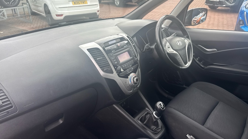Hyundai ix20 1.4 Blue Drive SE 5dr Petrol Hatchback - Image 9