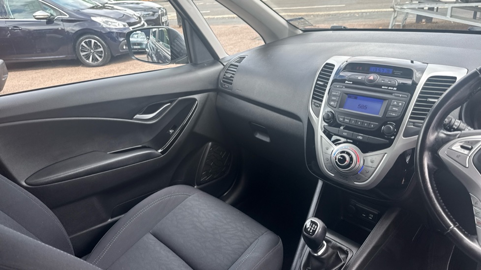 Hyundai ix20 1.4 Blue Drive SE 5dr Petrol Hatchback - Image 14