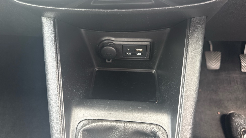 Hyundai ix20 1.4 Blue Drive SE 5dr Petrol Hatchback - Image 35