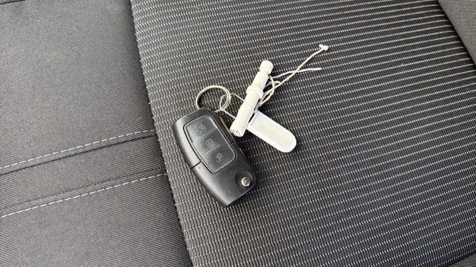 Ford B-MAX 1.6 Titanium 5dr Powershift Petrol Hatchback - Image 19