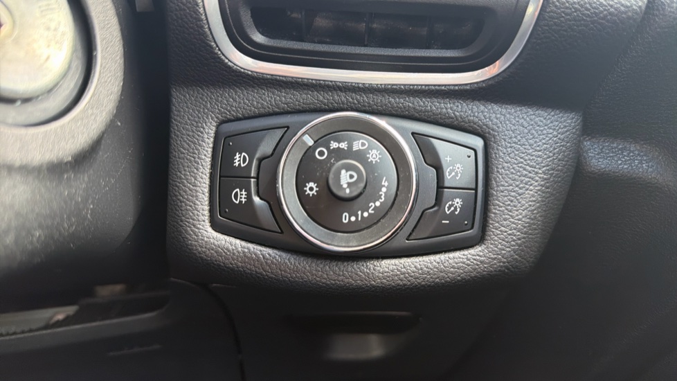 Ford B-MAX 1.6 Titanium 5dr Powershift Petrol Hatchback - Image 22
