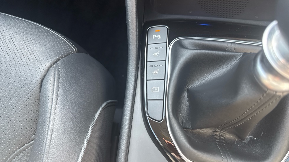 Hyundai TUCSON 1.6 TGDi Ultimate 5dr 2WD Petrol Estate - Image 31