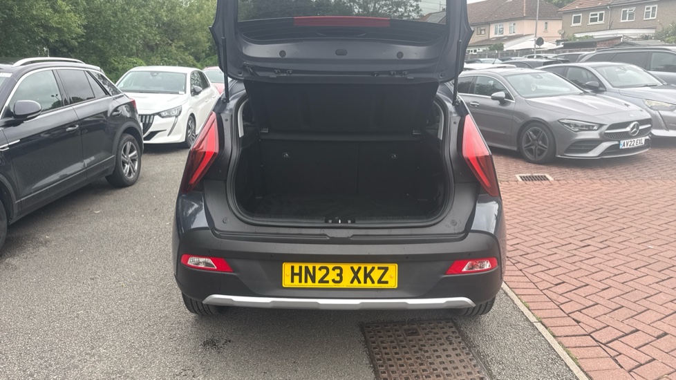 Hyundai BAYON 1.0 TGDi 48V MHEV Premium 5dr DCT Petrol Hatchback - Image 4