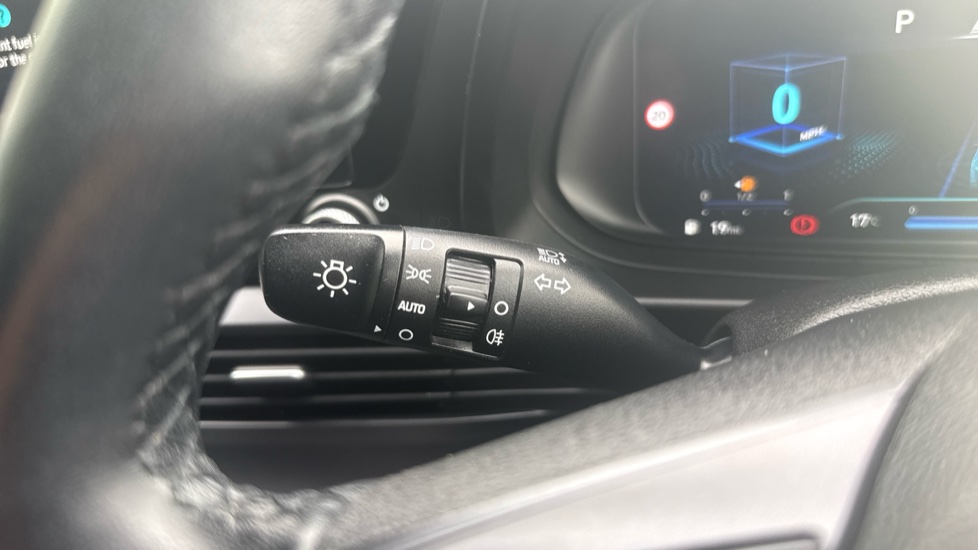 Hyundai BAYON 1.0 TGDi 48V MHEV Premium 5dr DCT Petrol Hatchback - Image 25